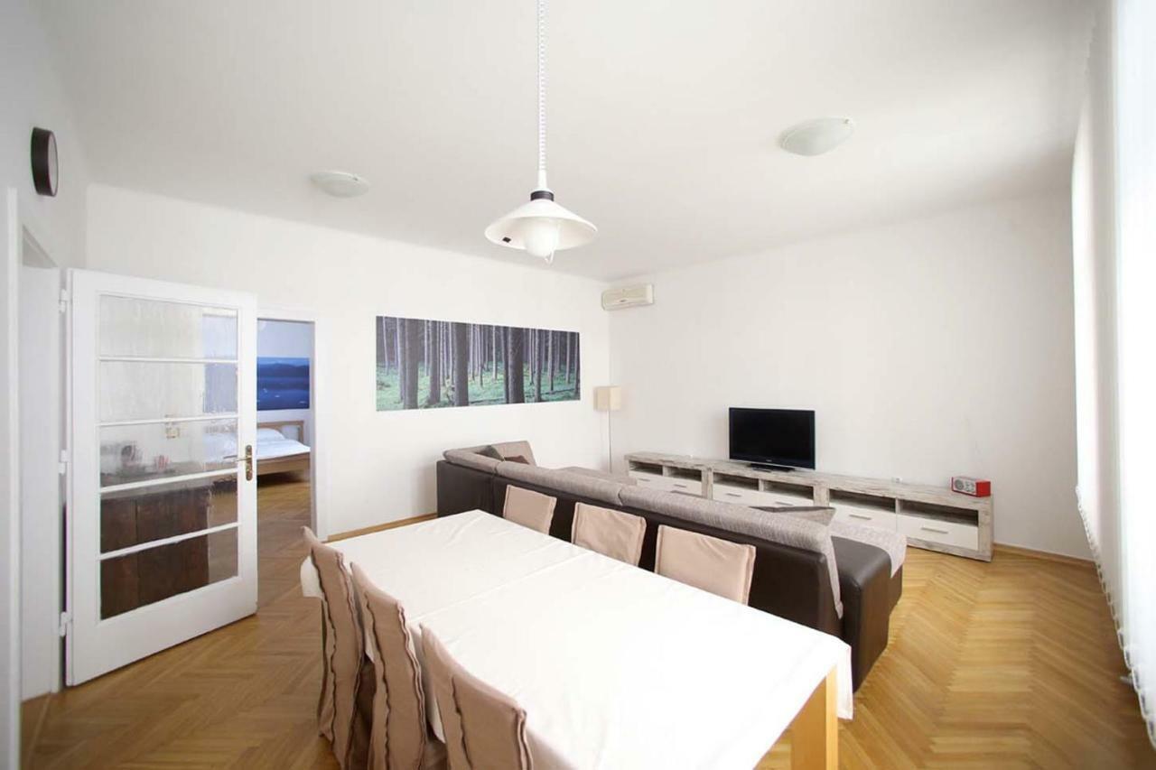 Skyscraper Apartment Tour As Ljubljana Exteriör bild